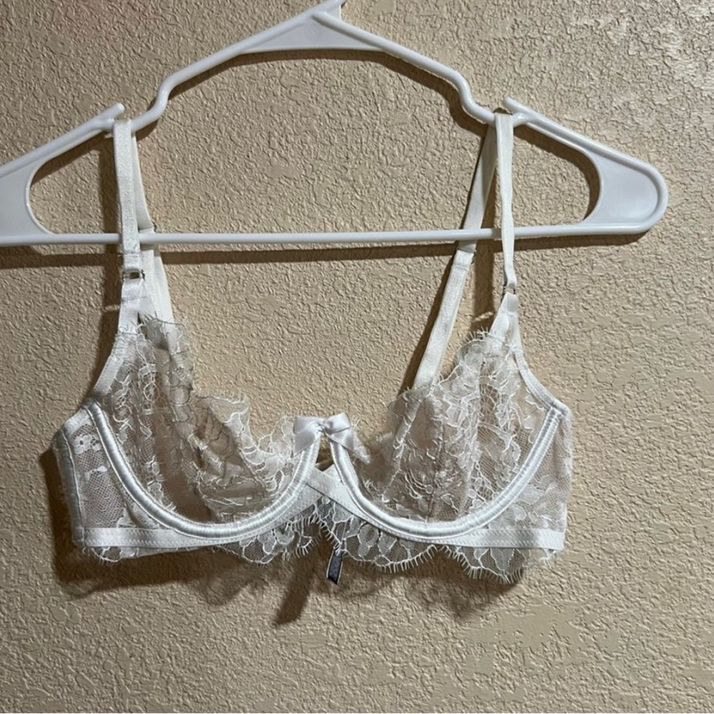 VS Very Sexy White Lace Demi Bra 34B